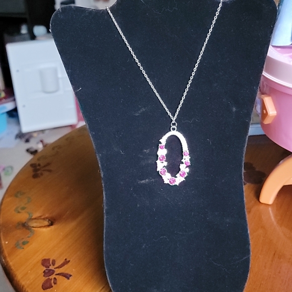 Long pendant necklace